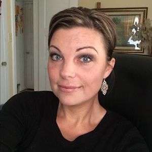 Meet your Posher, Deborah